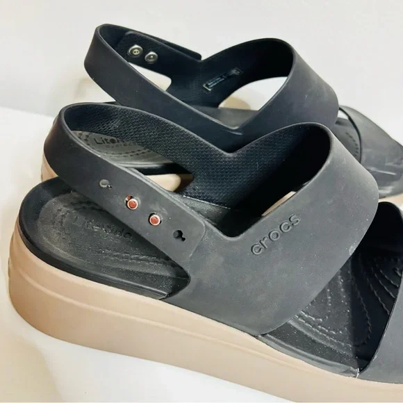 CROCS Brooklyn Low Wedge Black Sandals Size 8 - Picture 3 of 9